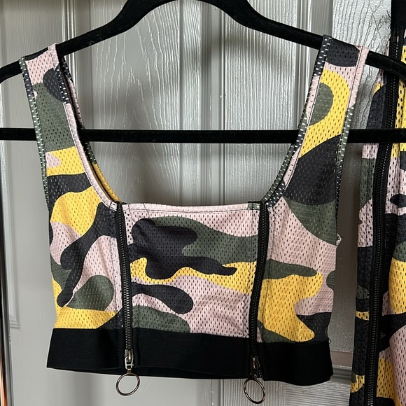 Matching sets - Picture 2 of 9